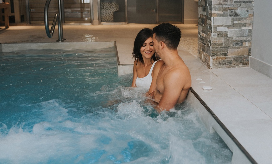 Image 6: Circuito de spa privado con copa de cava y opciones adicionales para 2