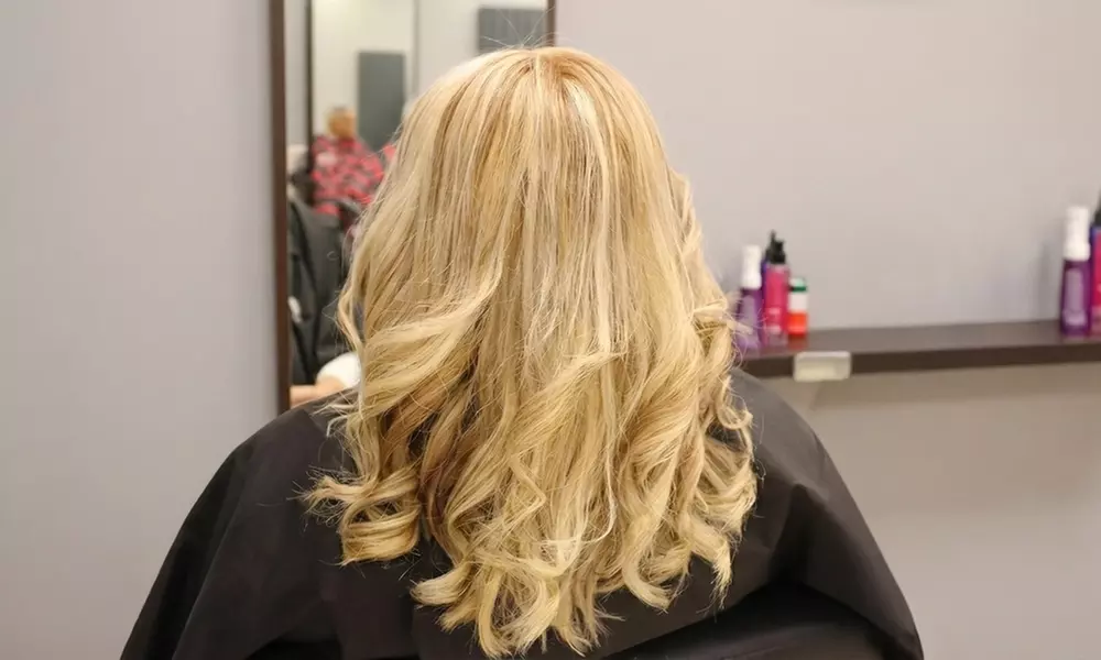 Damen-Haarschnitt, optional mit Komplett- oder Ansatzfarbe bis 2 cm