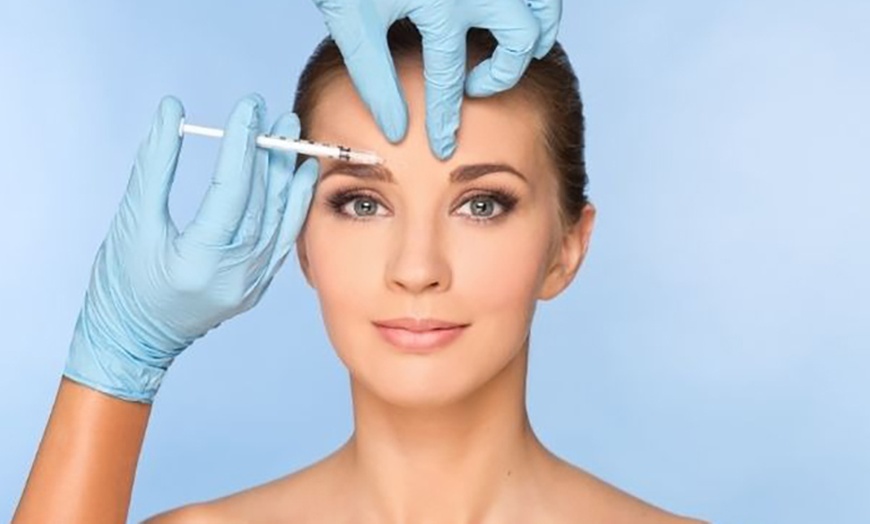 Image 3: Tratamiento facial inyectado con opción a retoque y mesoterapia