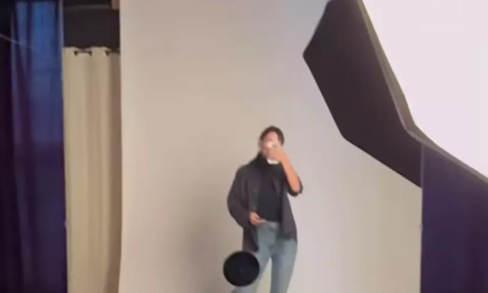 1, 2 or 5 Sessions of 30 Minute In Studio Self Portrait Photography 