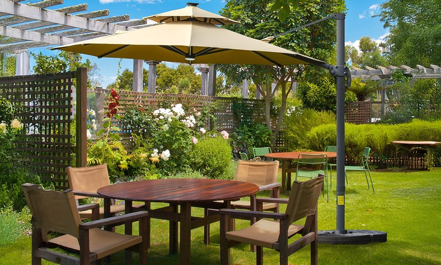 Image 12: Outsunny Cantilever Parasol with Solar or LED Lights