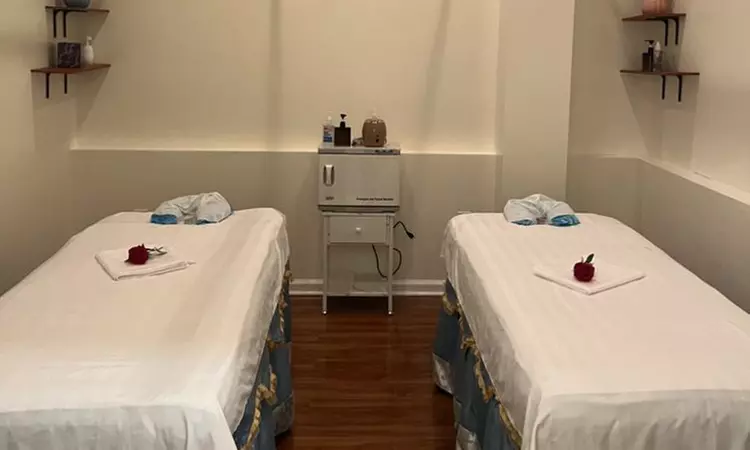Swedish or Deep Tissue Massages for 1 or 2 with Optional Hot Stones 