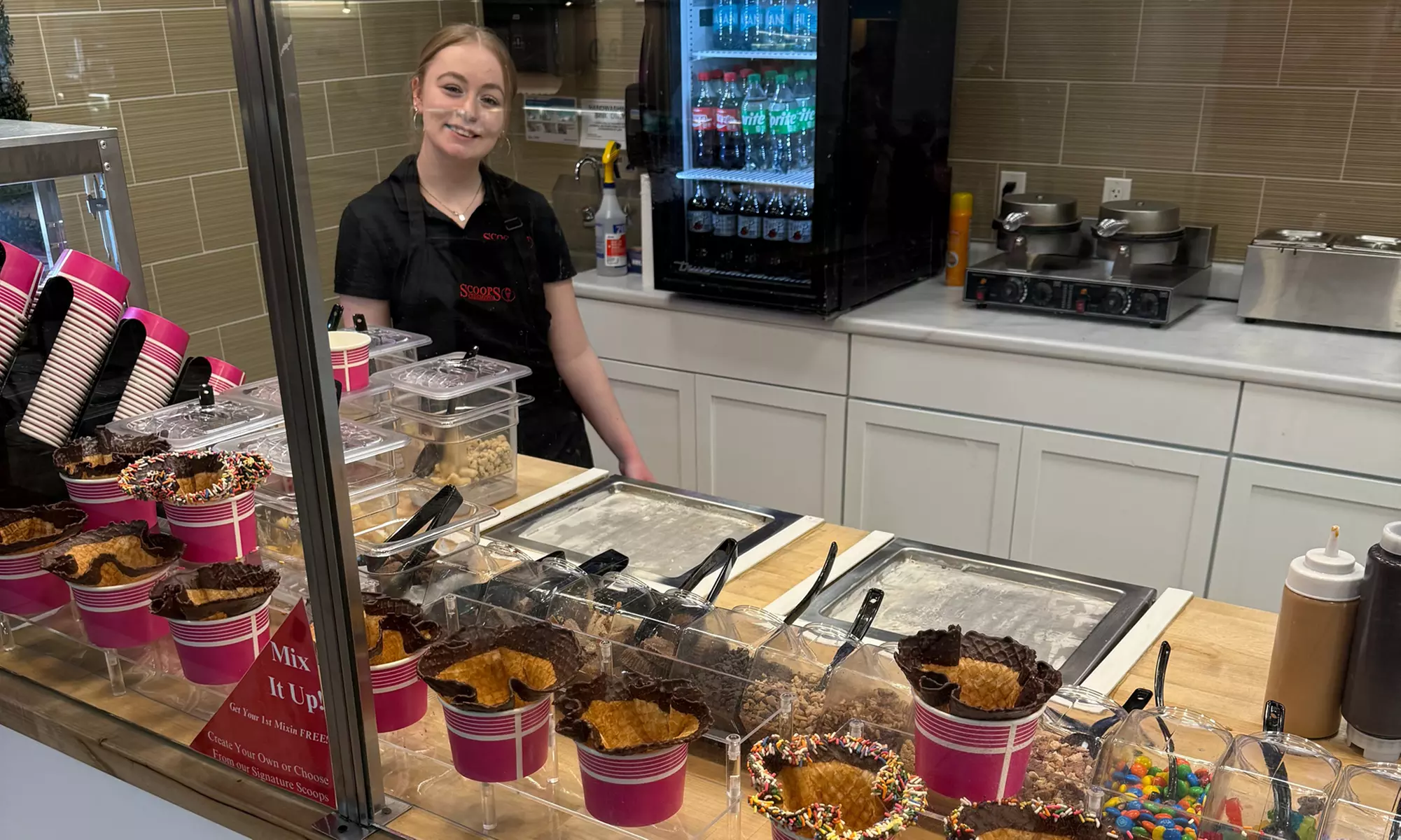 Ice Cream Experience for 2 or 4 People With Waffle Cones 