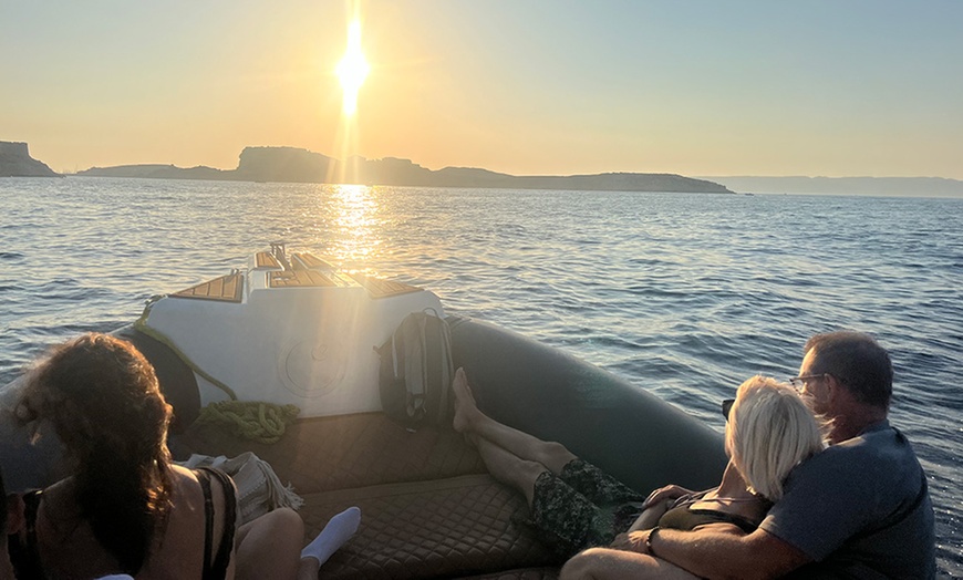 Image 3: Évasion maritime : Frioul, If et coucher de soleil à Marseille