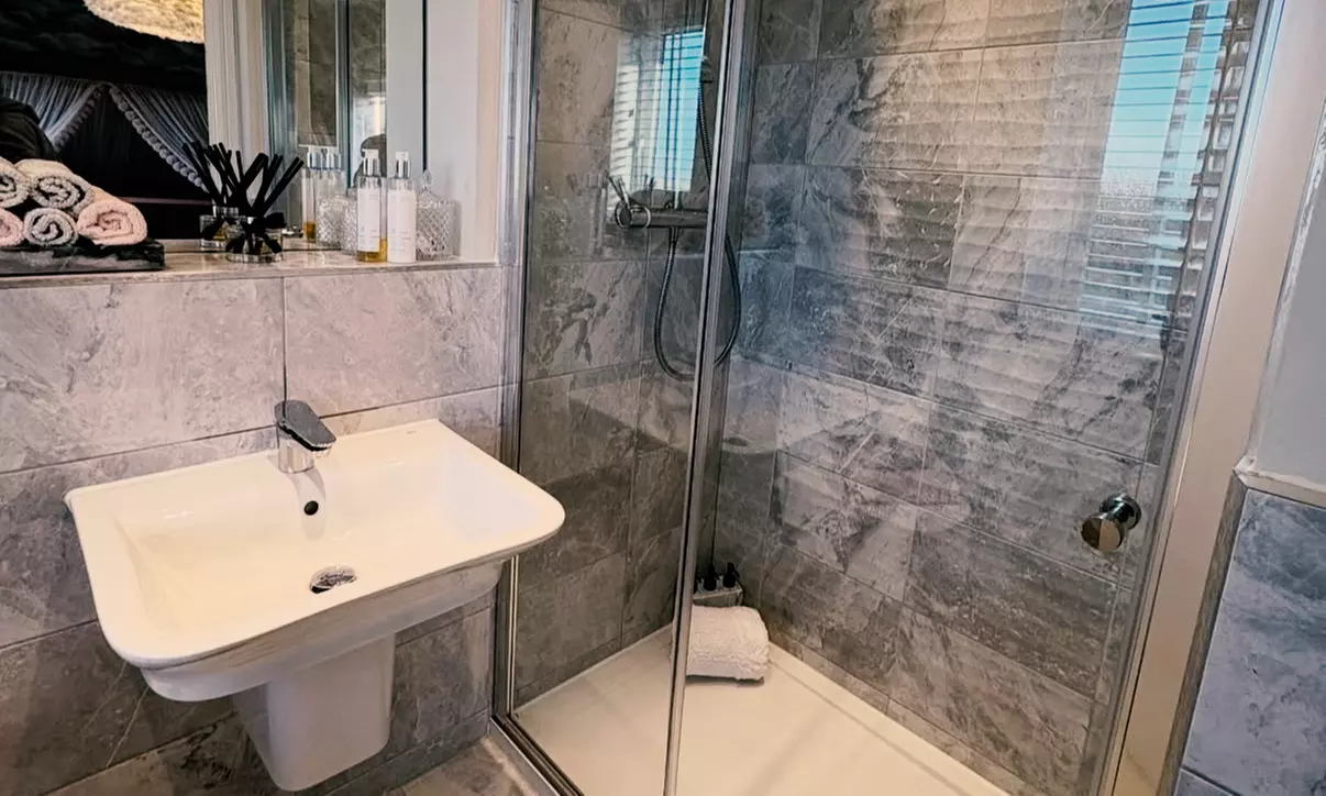 One, Two or Three-Hour Deep Cleaning with 1 or 2 Professional Cleaners