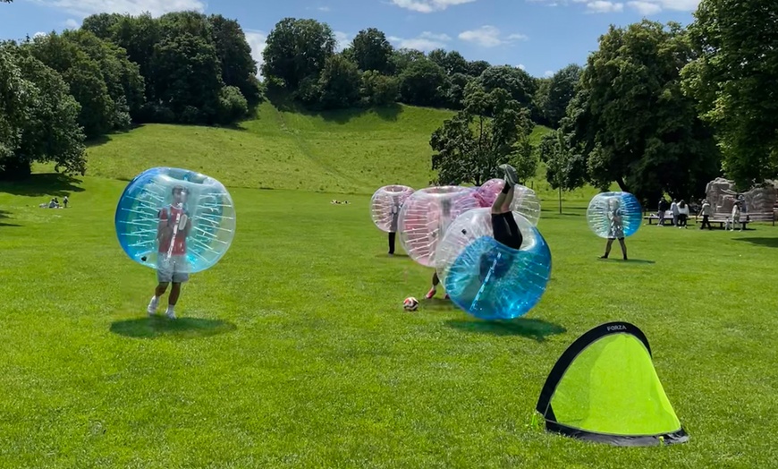 Image 2: 90 oder 120 Min. Bubble-Fußball für bis zu 20 Personen