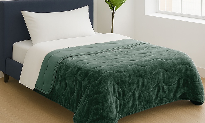 Image 1: Sprei met perzikhuid-behandeling