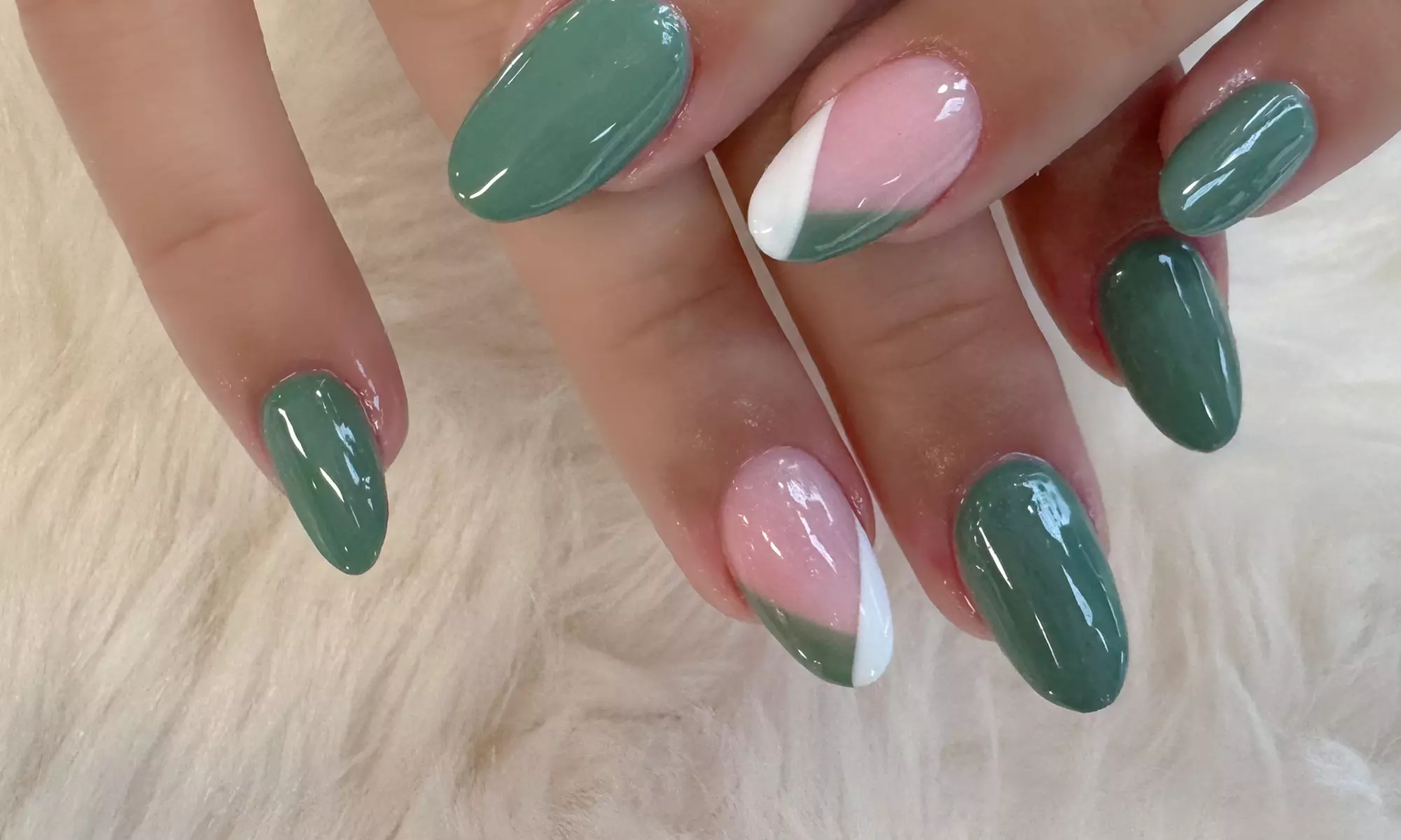 Offrez à vos ongles une touche d'élégance et de couleur