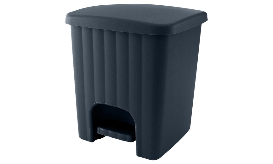 Image 5: 5L Pedal Bins