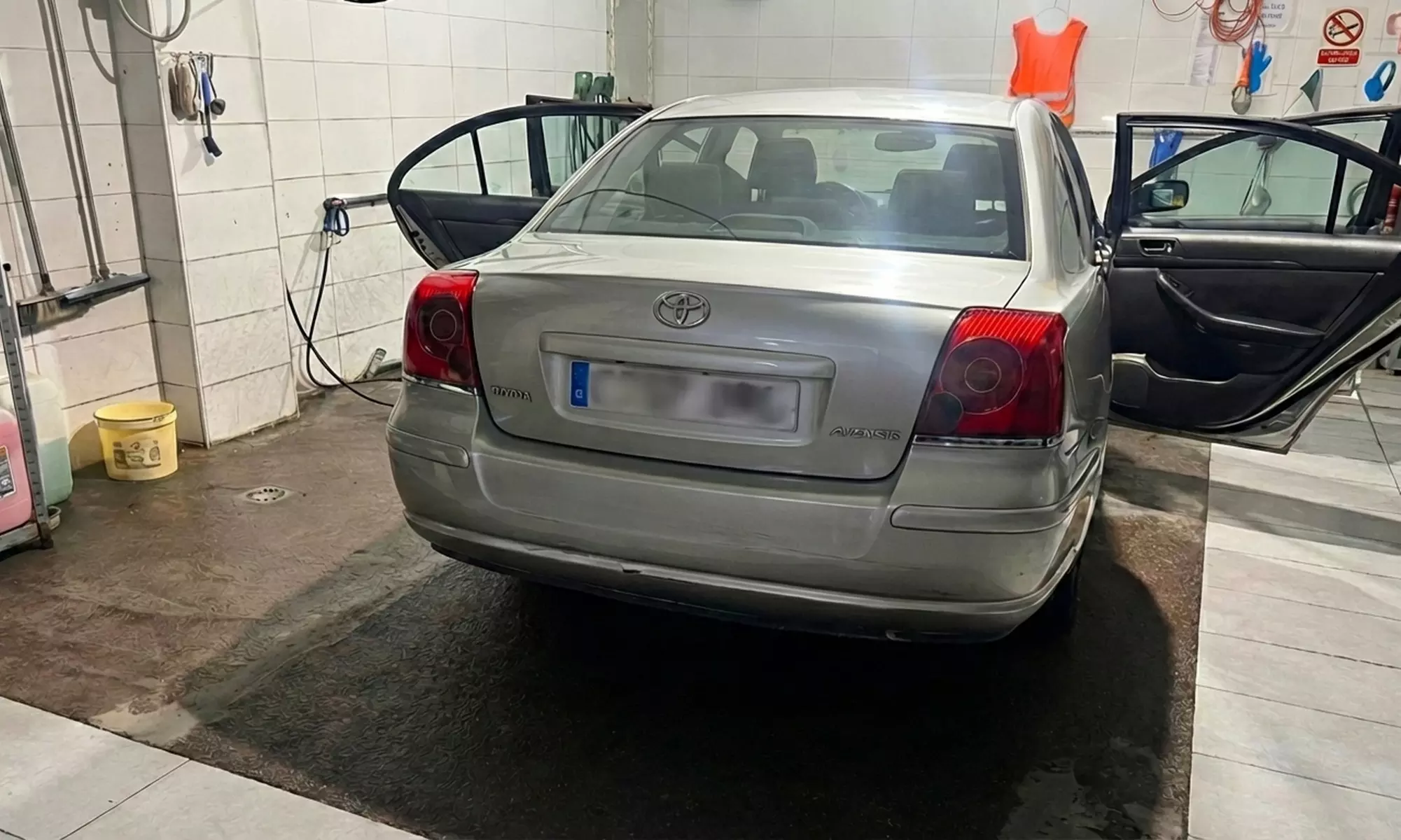 Lavado de coche a mano completo con opción a faros y/o tapicería