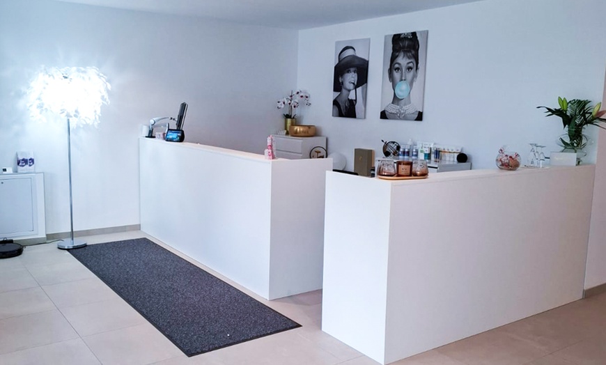 Image 9: 60-90 Min. Head-Spa mit Getränk und opt. mit Styling für 1 Person