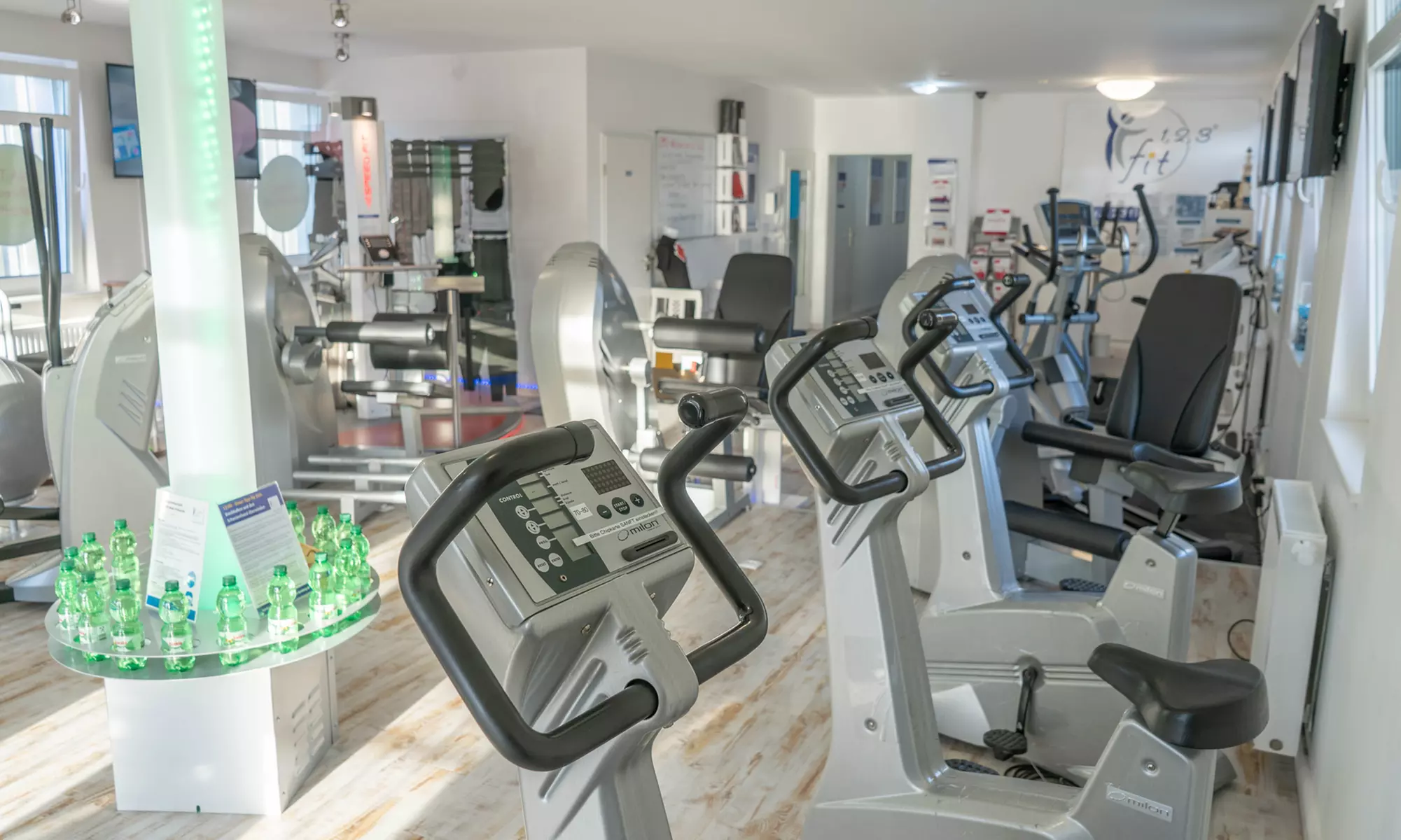 Bis zu 72% Rabatt auf den Fitnessstudio bei 123fit Rahlstedt - Primary Image