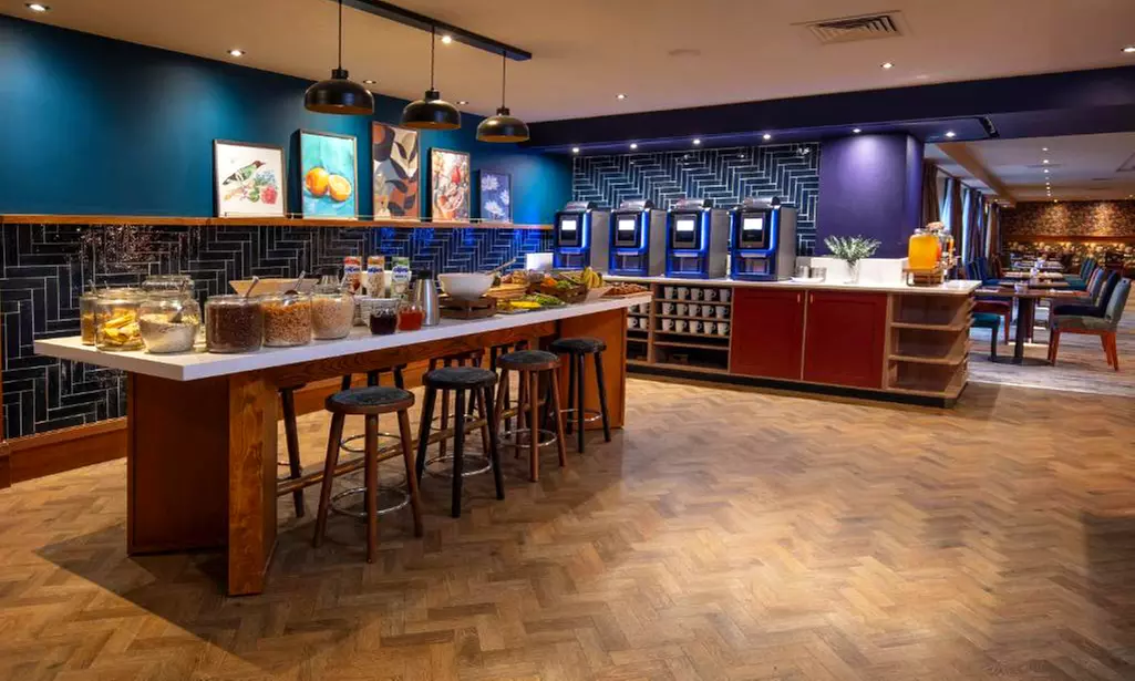 Winchester, Hampshire: Spa Stay with Breakfast, Dinner & Spa Treatment