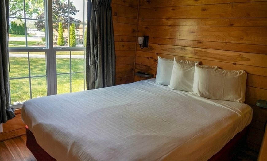 Image 10: Family-Friendly Lakeside Cabins Stays at Cedar Point