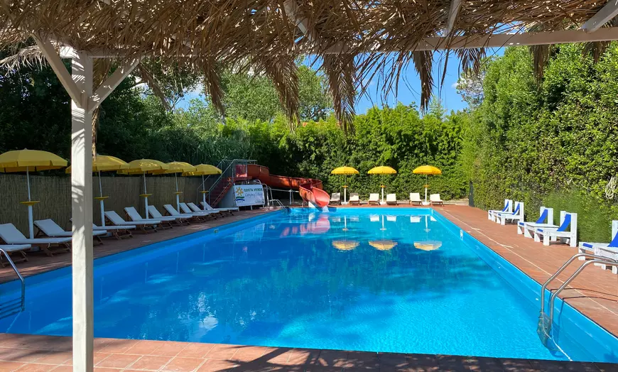 Image 1: Riviera del Conero: 7 notti in casa mobile per 4persone