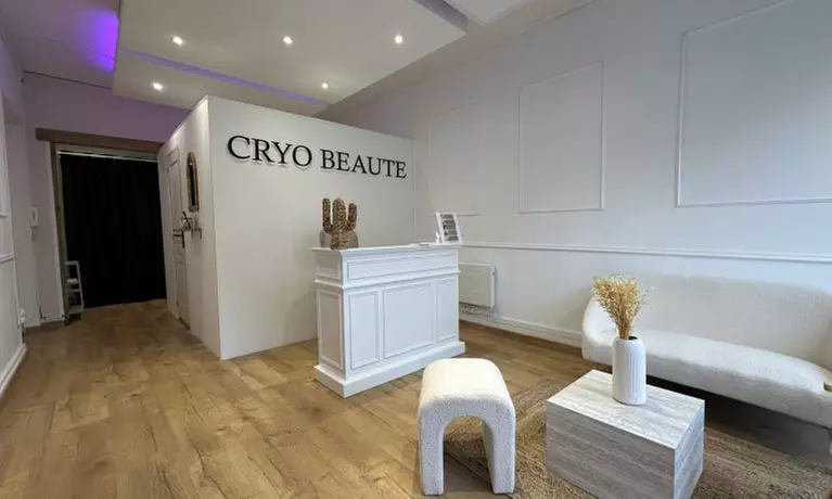 Séance de cryolipolyse chez Cryo Beauté