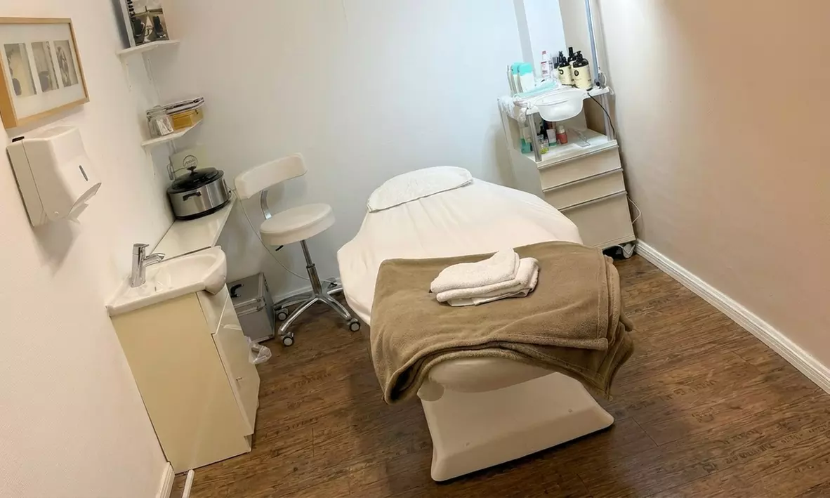 45 Min. Hot-Stone-Rücken- oder 60 Min. Hot-Stone-Ganzkörpermassage