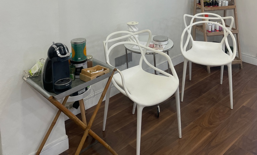 Image 3: Masaje relajante con opción a 15 minutos de reflexología podal