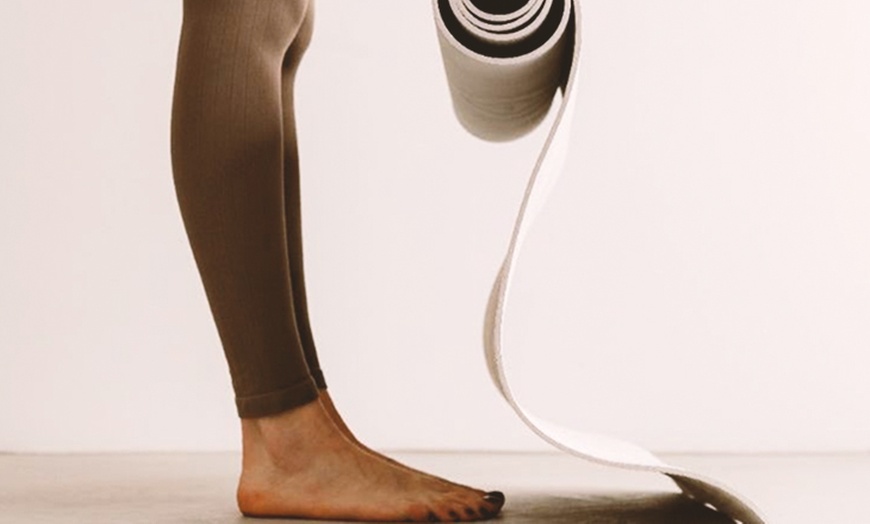 Image 14: 1, 4 o 12 clases de yoga y/o meditación para 1 o 2 personas