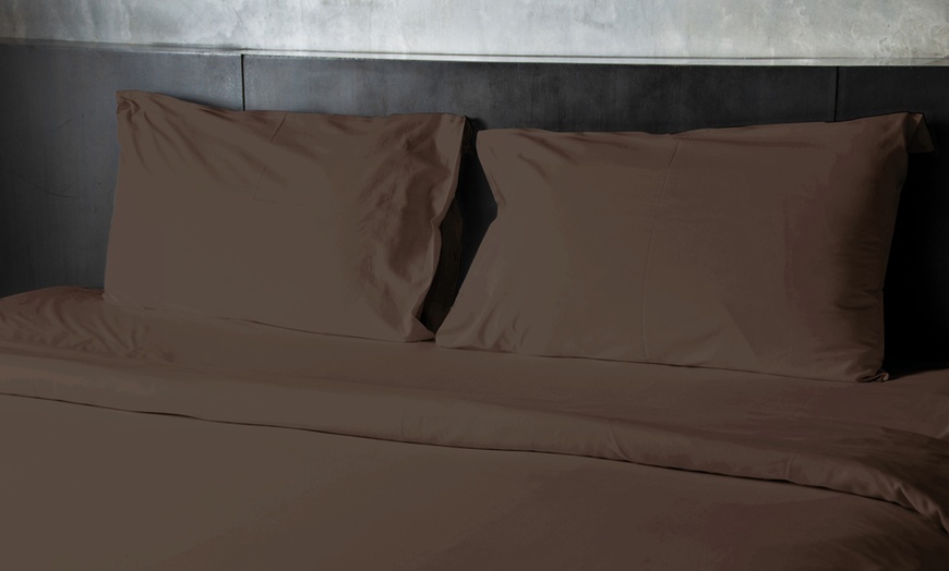 Image 6: King Size Bamboo Comfort 4-Piece 1800 Count Bedding - EXTRA SOFT DEEP SHEETS