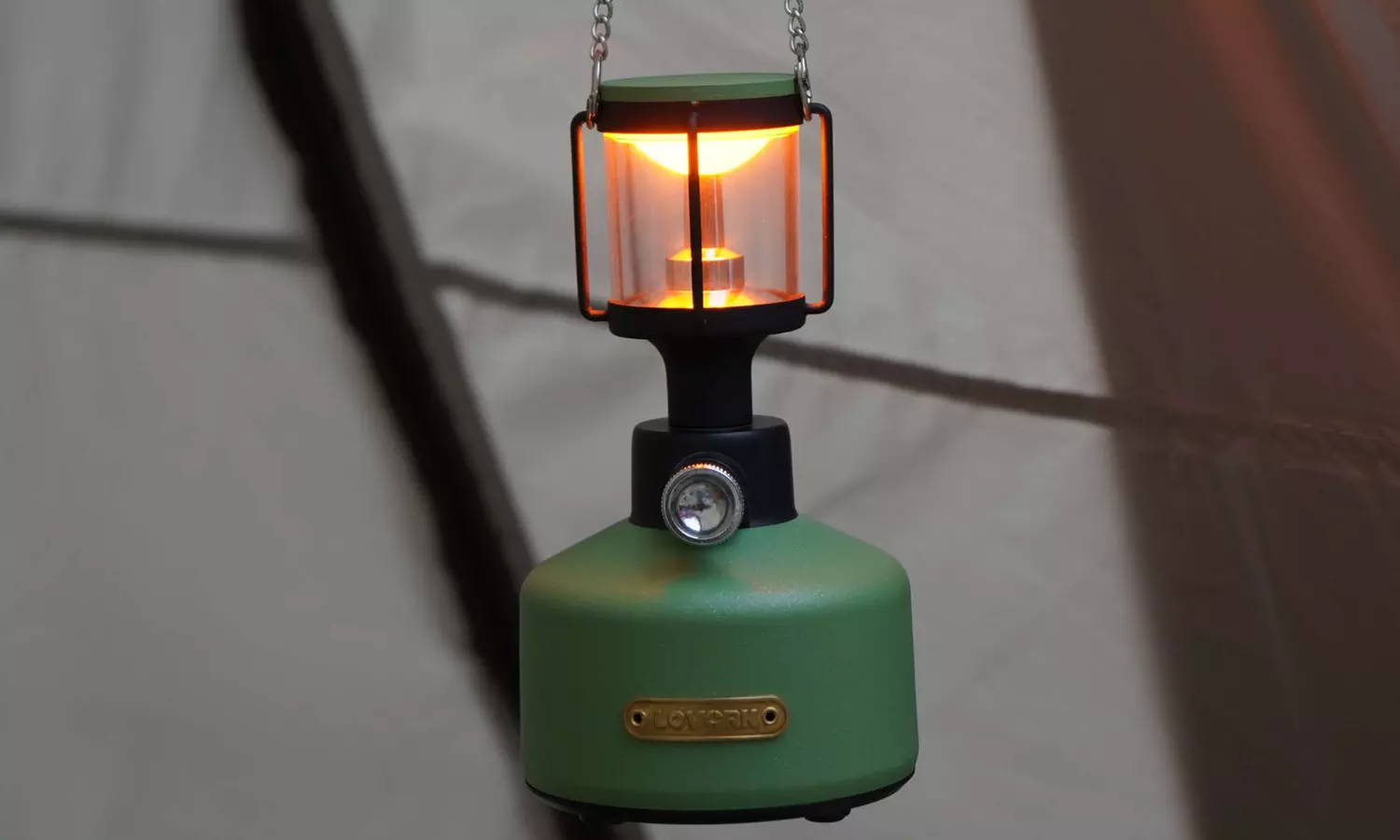 Lanterne LED autonome (100 heures) et rechargeable