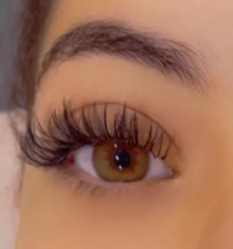 Pose d'extensions de cils au choix