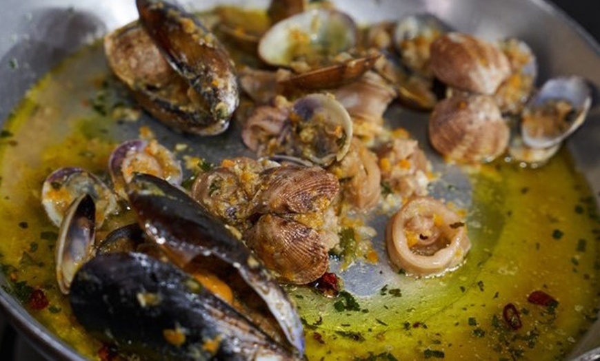 Image 4: ¡Rumbo a Italia! Menú para 2 o 4 personas con opción a botella de vino