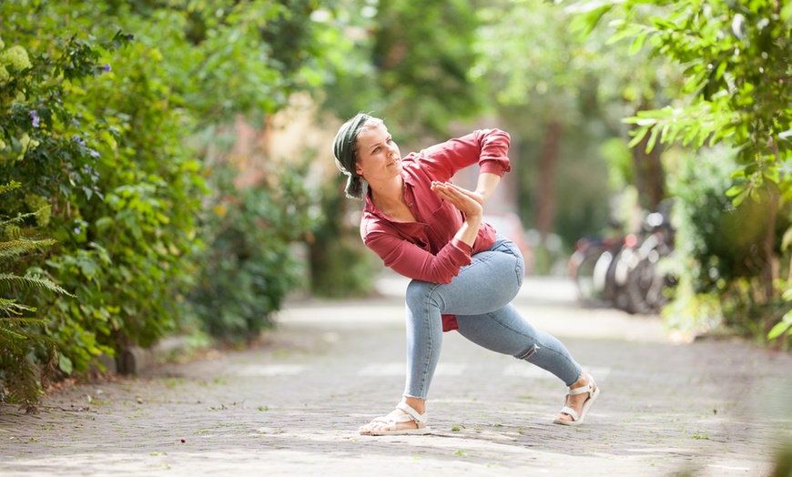 Image 6: Vind je flow: 5 of 10 yoga- of pilateslessen naar keuze in Groningen