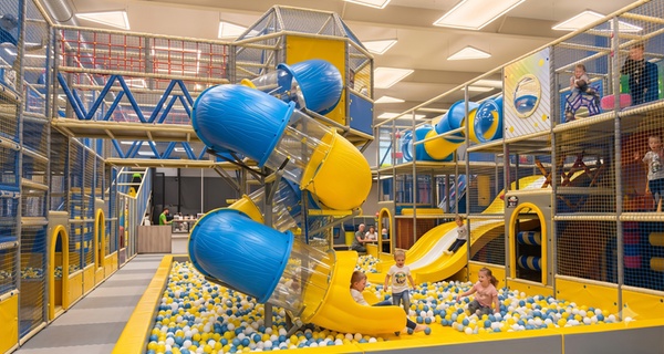 Zafunduj dziecku dzień pełen atrakcji! Bilet OPEN dla dziecka do IKids Park Poznań lub pizza i lemoniada (do -28%)