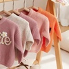 Image 10: Un pull unique brodé pour bébé