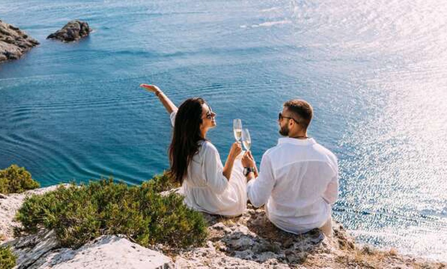 Image 2: Escapada en la costa: caja de regalo para 2 con 1 noche y desayuno