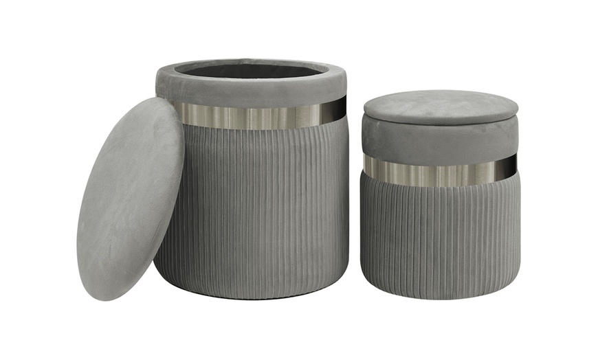 Image 10: Coppia di pouf in velluto