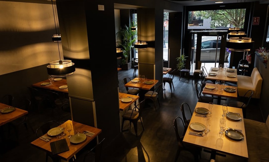 Image 5: Date un capricho con un menú degustación para 2 o 4 personas