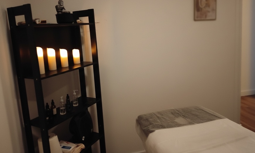 Image 3: Masaje descontracturante o relajante de 30, 45 o 60 minutos para 1