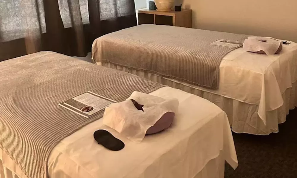 Up to 50% Off on Couples Massage at Hot compress spa