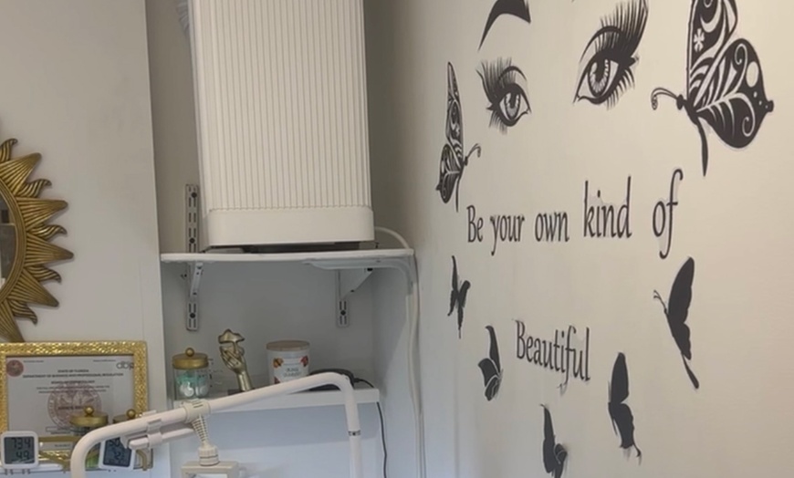 Image 1: Get Full Set Classic, Wet, or Volume Eyelash Extensions + Wax Options