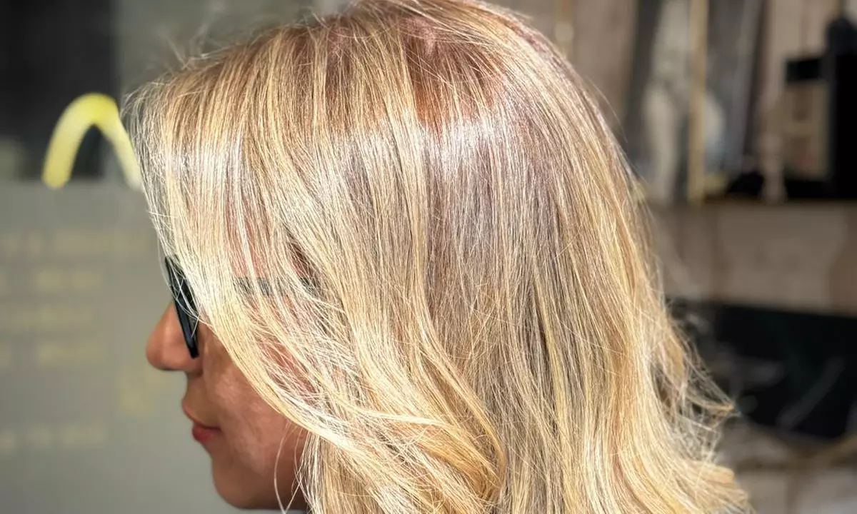 Peluquería con lavado, mascarilla, corte, brushing y opción a tinte