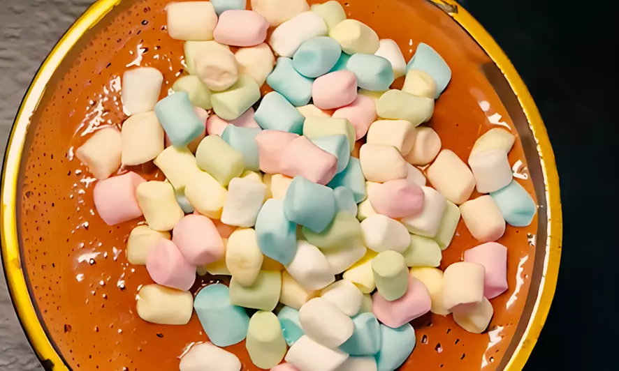 Exquisite Trinkschokolade oder Heißgetränk nach Wahl für 2-4 Personen