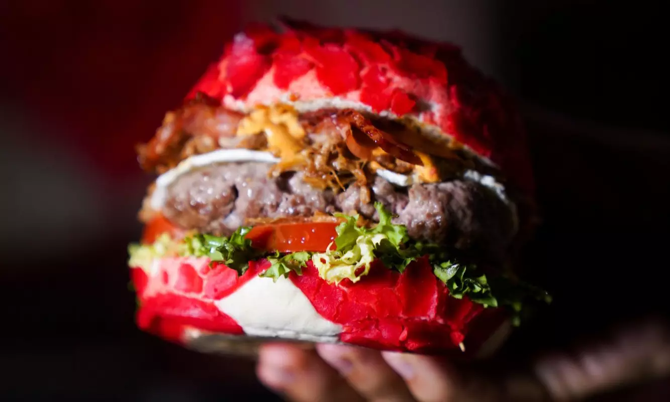 Menú de almuerzo o cena picoteo para 2 o 4 pax en restaurante temático