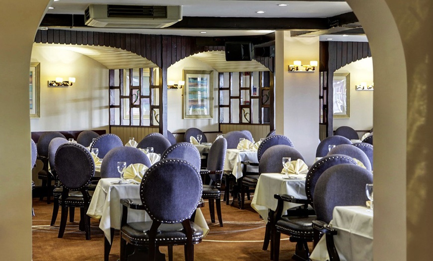 Image 3: Premium 3-Course Sunday Roast with Prosecco or Wine for 1, 2, or 4