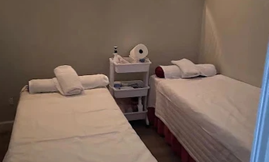 Image 3: Couples Massage at Sunshine Health Spa (Up to 25% Off)
