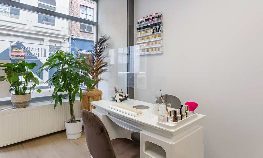 Image 7: Klaar voor een frisse coupe? Ga voor een kappersbehandeling naar keuze