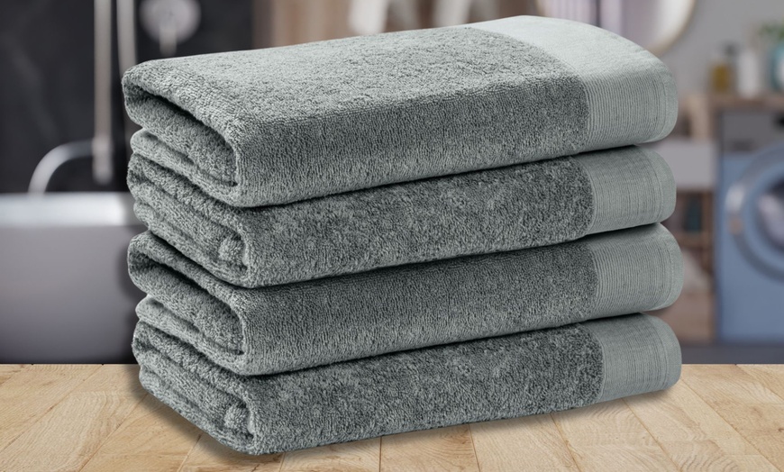 Image 10: Pack of Four Egyptian Cotton 550gsm Bath Towels
