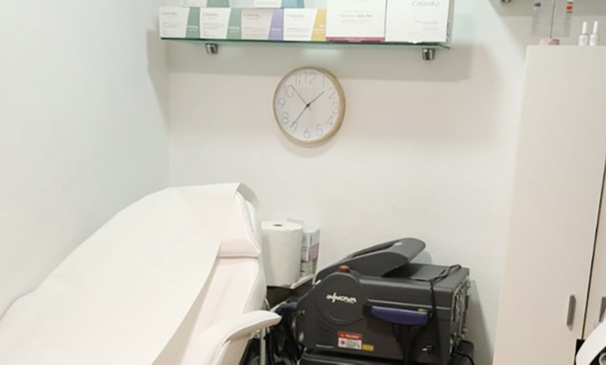 Image 2: Facial a elegir entre antimanchas, hidrolimpieza, diatermia y más