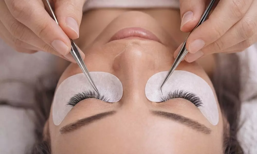 Enhance Your Look with Full Set or Xtreme Lashes Volumization Full Set