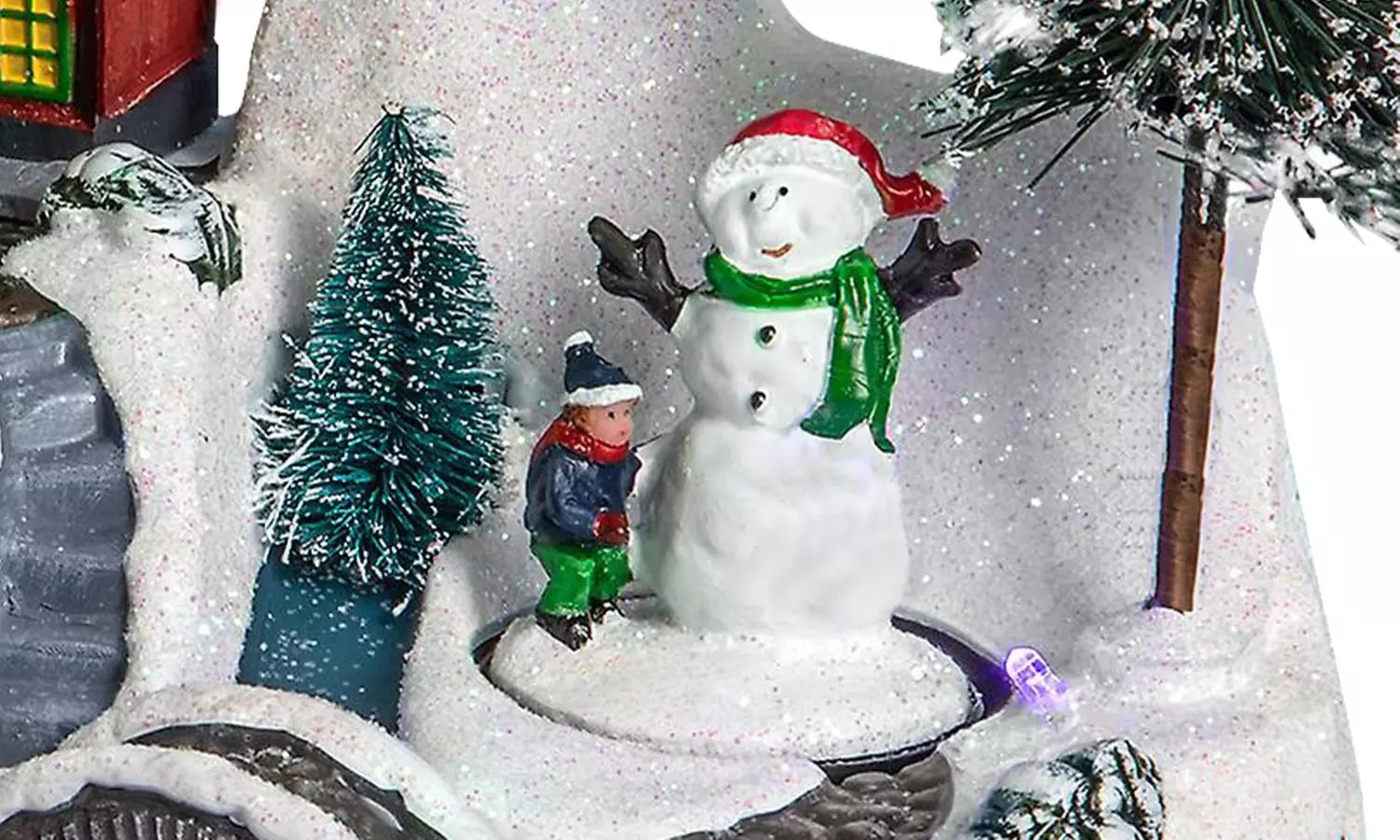 Weihnachtliche Szene mit Musik und Beleuchtung