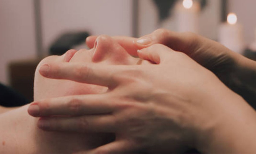 Image 12: Facial express, profunda o hydrofacial con kobido y tratamiento