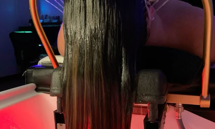 Image 4: Dermclar Method Hair Loss prevention and Neck Massage