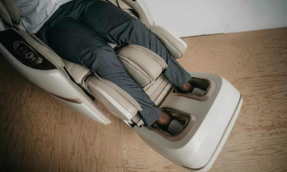 Betreed de oase van ontspanning: Full Body massagestoel in hartje Adam