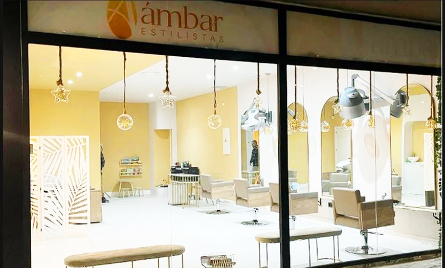 Image 4: Sesión de depilación de cejas, y opción a labio, con hilo